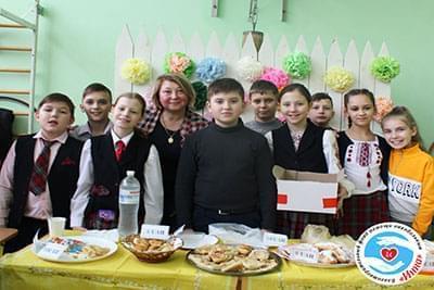 Акции - В гимназии С.И.Олейника прошла ярмарка добра в помощь подопечным Фонда | Фонд Инна