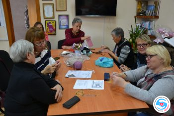News - Knitting and painting as methods of rehabilitation | Inna Foundation