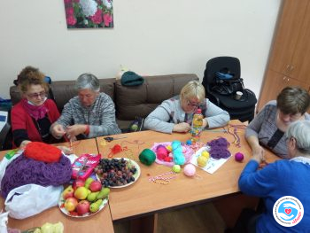 News - Fenichka (bauble) is a pledge of friendship. Art therapy session in the office | Inna Foundation