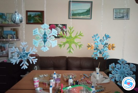 News - Snowflakes for the New Year. Art therapy session at the Foundation’s office | Inna Foundation