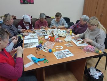 News - Horseshoes for happiness. Art therapy session | Inna Foundation