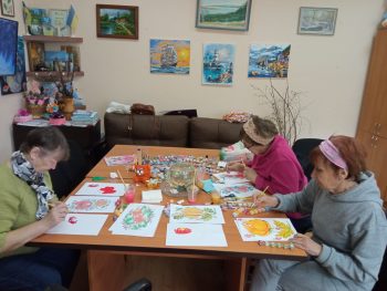 News - Art therapy: we try on the Petrikovsky painting | Inna Foundation