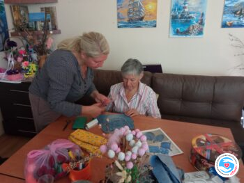 News - Art therapy: making kitchen mitts | Inna Foundation