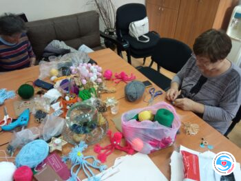 Новости - Арт-терапия: делаем  игрушки из ниток | Фонд Инна