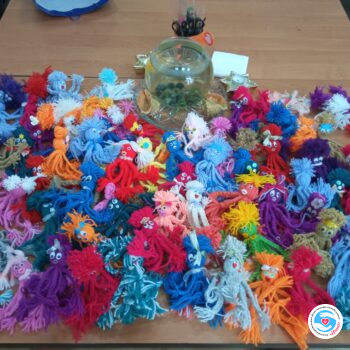 News - Fun octopuses made of thread. Art therapy in action | Inna Foundation - Charity foundation for cancer