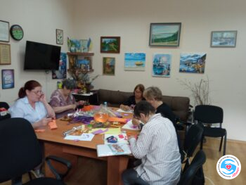 News - Continuing to work with foamiran. Art therapy in the office of the Foundation | Inna Foundation