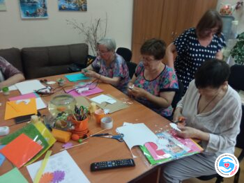 News - Continuing to work with foamiran. Art therapy in the office of the Foundation | Inna Foundation