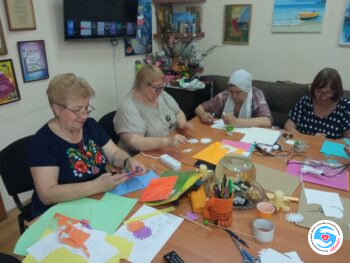 News - Continuing to work with foamiran. Art therapy in the office of the Foundation | Inna Foundation