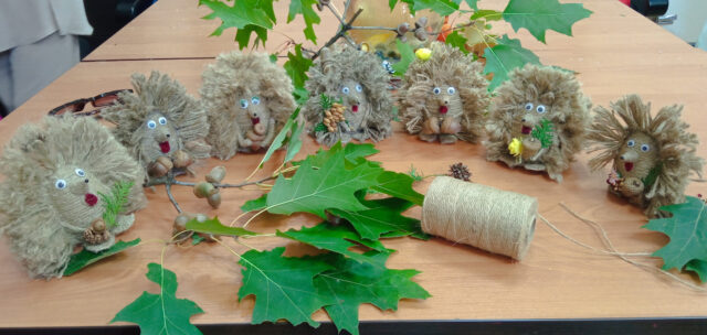 News - Art therapy session: acorn hedgehogs | Inna Foundation