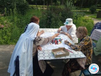 Новини - Арт-терапія. Антистресові розмальовки на природі | Фонд Інна