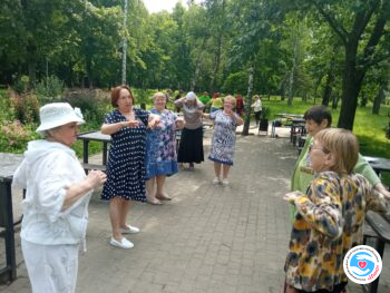 Новини - Арт-терапія. Антистресові розмальовки на природі | Фонд Інна