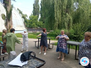 Новини - Арт-терапія. Антистресові розмальовки на природі | Фонд Інна