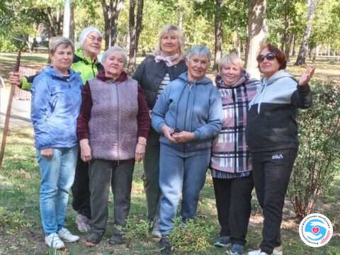 Новости - Ухаживаем за нашей клумбой. Лучший способ отдохнуть! | Фонд Инна