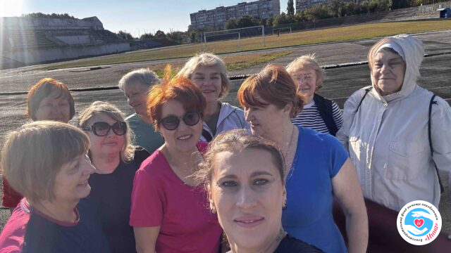 Новости - Йога с Оксаной Романюк. Продолжаем работать | Фонд Инна