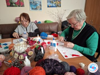 Новости - Арт-терапия. «Рисуем» картины шерстью | Фонд Инна