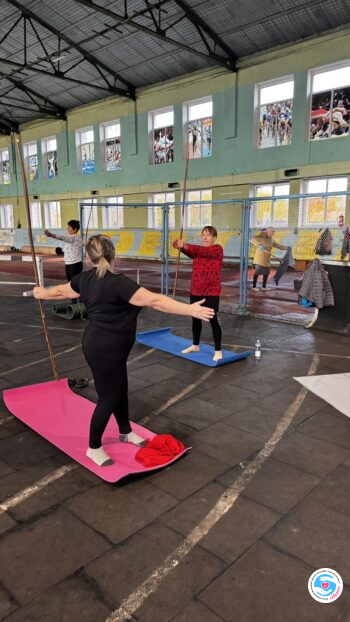 Новини - Йога з Оксаною Романюк. Продовжуємо займатися | Фонд Інна