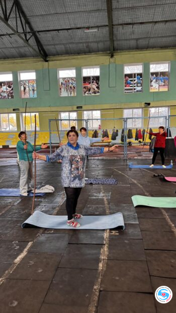 Новини - Йога з Оксаною Романюк. Продовжуємо займатися | Фонд Інна