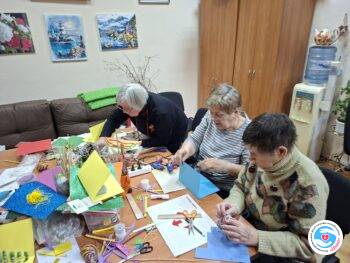 Новости - Арт-терапия: делаем новогодние игрушки и открытки | Фонд Инна