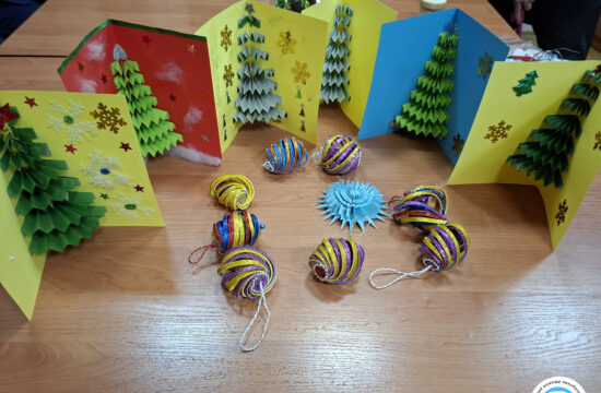 Новости - Арт-терапия: делаем новогодние игрушки и открытки | Фонд Инна