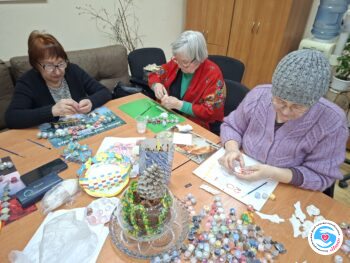 Новини - Скоро ярмарок милосердя. Готуємо сувеніри | Фонд Інна