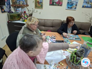 Новини - Скоро ярмарок милосердя. Готуємо сувеніри | Фонд Інна