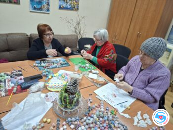 Новини - Скоро ярмарок милосердя. Готуємо сувеніри | Фонд Інна