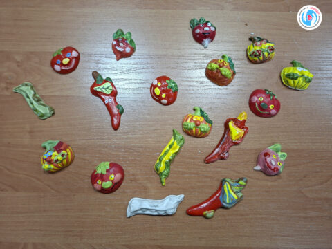 Новини - Скоро ярмарок милосердя. Готуємо сувеніри | Фонд Інна